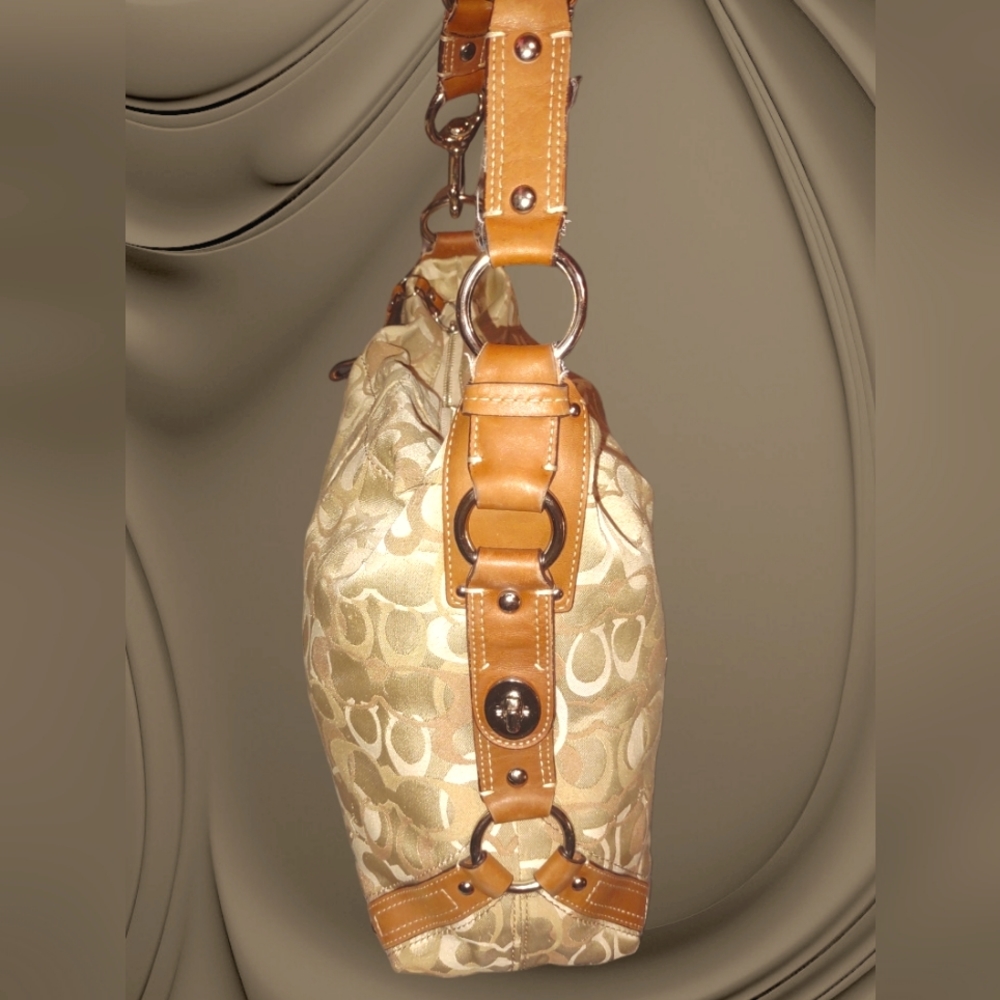 Beautiful Coach Tote - Picture 5 of 13